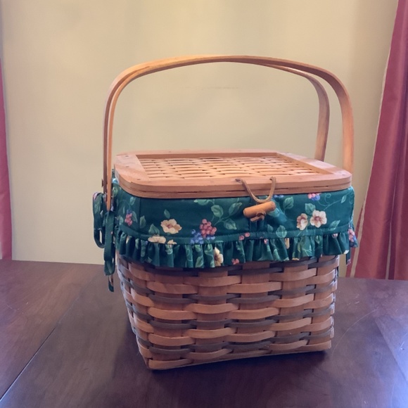 Longaberger 1996 Hostess Only Remembrance Basket - Picture 2 of 6